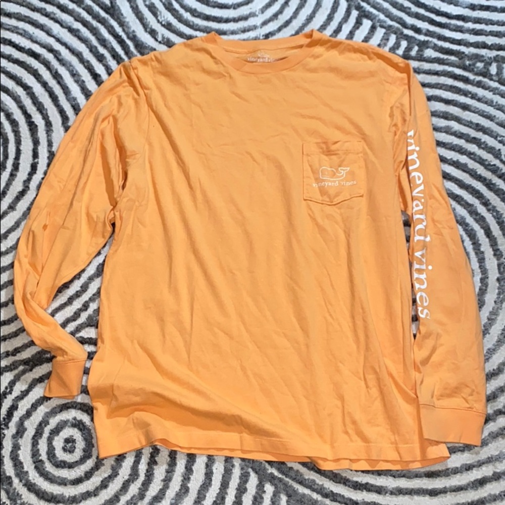 Men’s vineyard vines shirt
